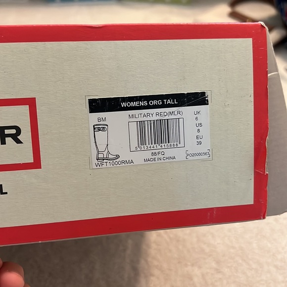 Red Hunter rain boots - Picture 15 of 16